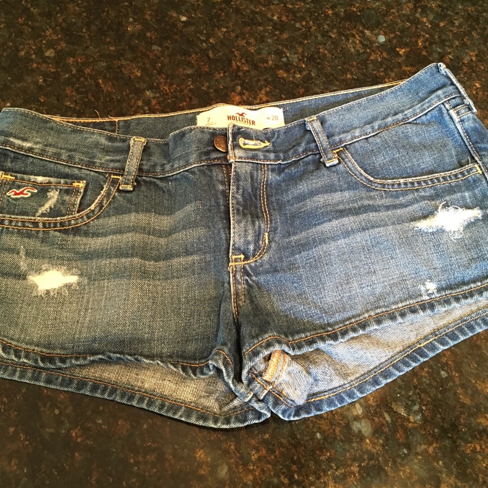 Hollister shorts size 7!